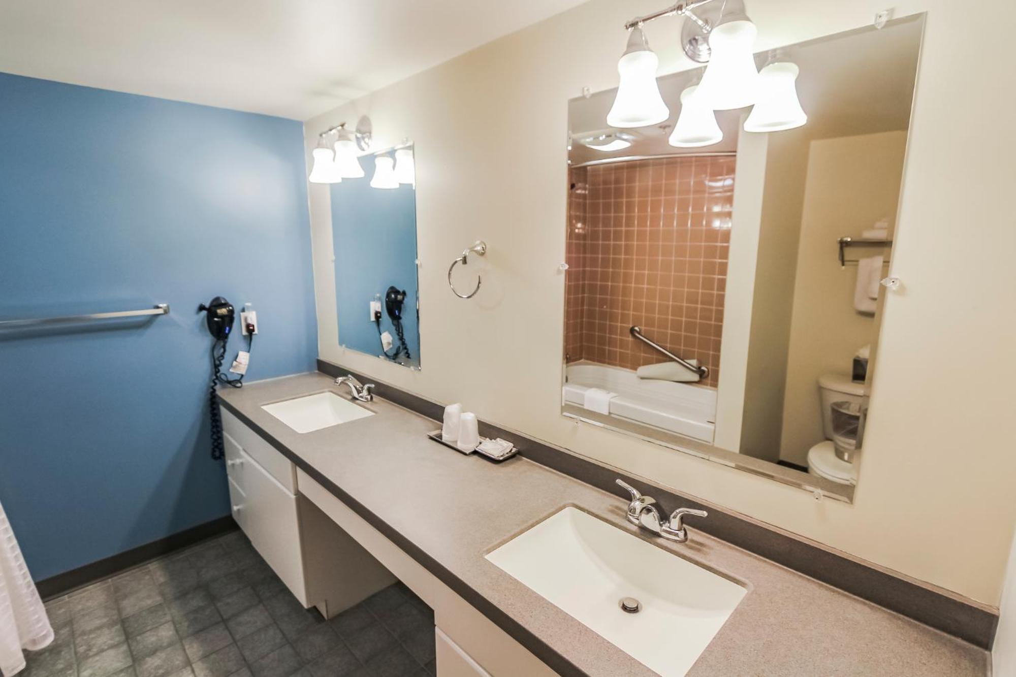 Oceancliff I & Ii Resort Newport